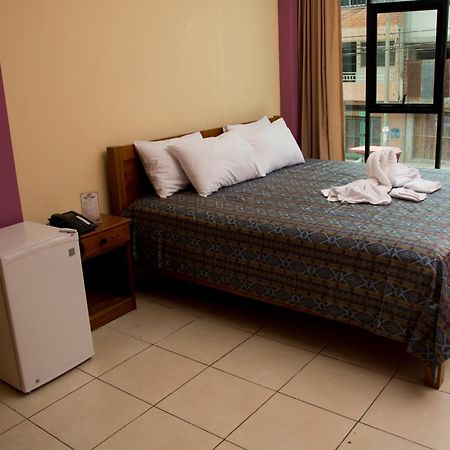 Hotel Jhor Bush Pucallpa Zimmer foto